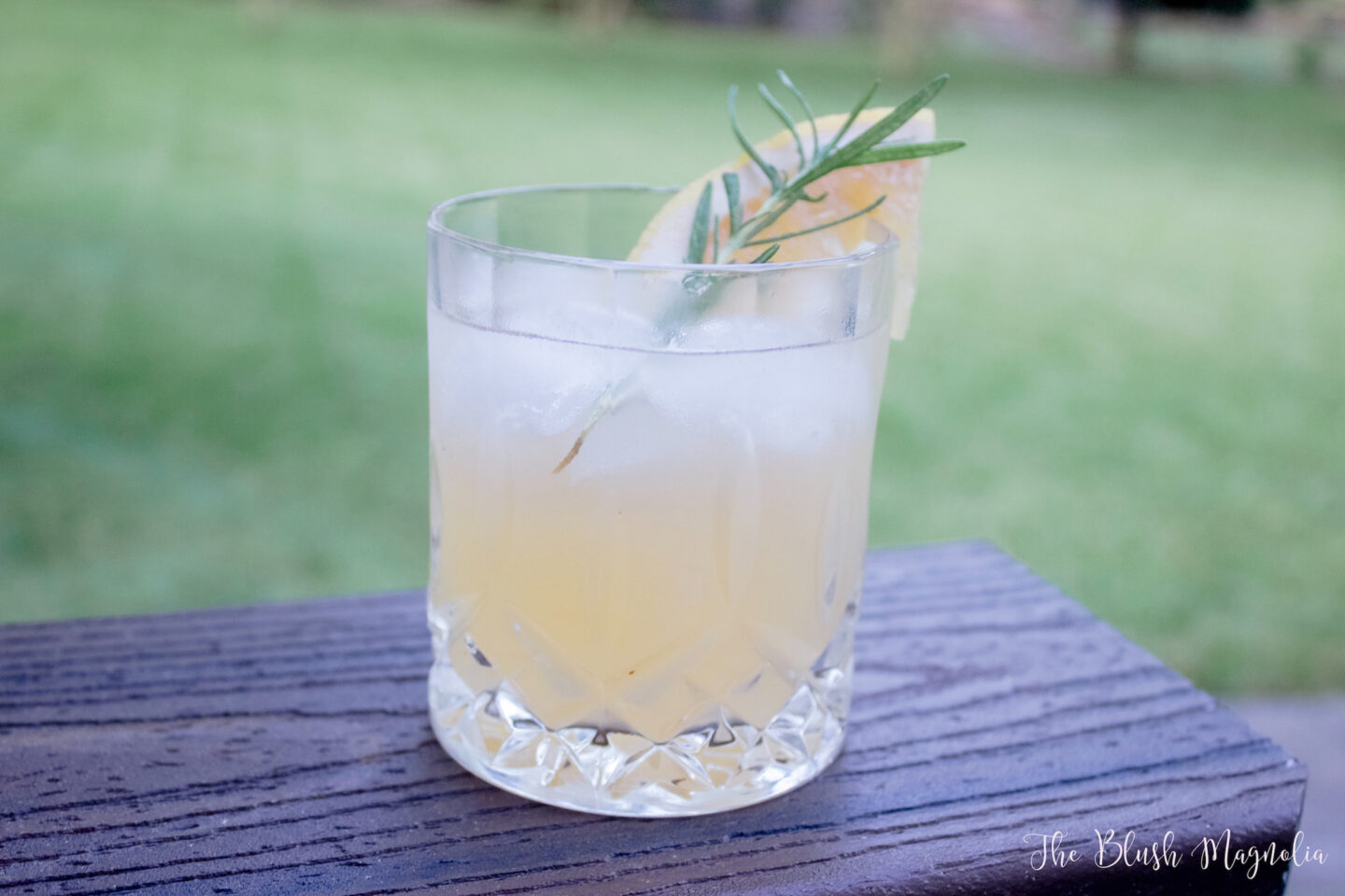 grapefruit rosemary cocktail 